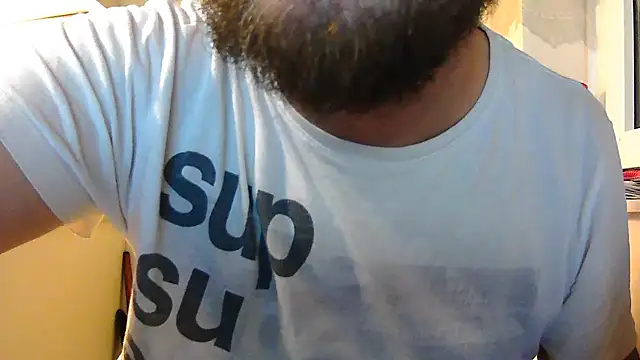 Snapshot of BiologicCargo752 chatting on 11/11/25, 08:31 BiologicCargo752 online show from 11/11/25, 08:31