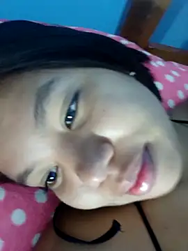 Snapshot of little_onixx chatting on 10/23/25, 12:04 little onixx online show from 10/23/25, 12:04