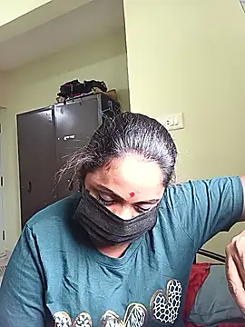 queendivya online show from 10/08/25, 04:43