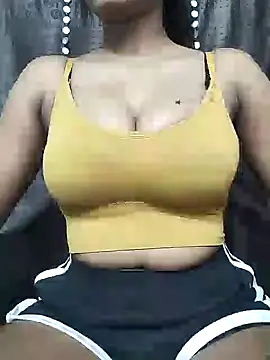 Snapshot of liza_rani12 chatting on 10/15/25, 04:12 liza rani12 online show from 10/15/25, 04:12