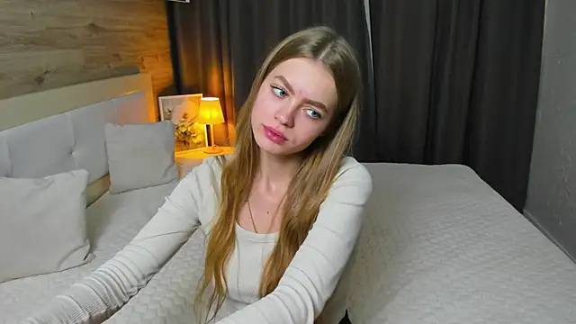 Alisa Glamour online show from 10/15/25, 01:55