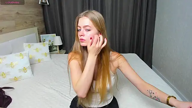 Alisa Glamour online show from 11/04/25, 01:32