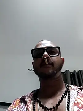 Snapshot of LVEZEX chatting on 09/25/25, 07:23 LVEZEX online show from 09/25/25, 07:23