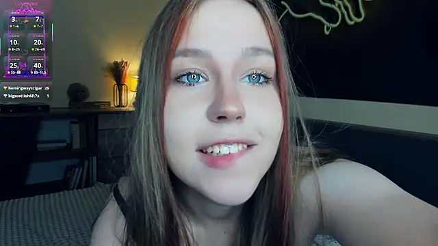 Snapshot of MaliaBourraine chatting on 10/19/25, 07:09 MaliaBourraine online show from 10/19/25, 07:09