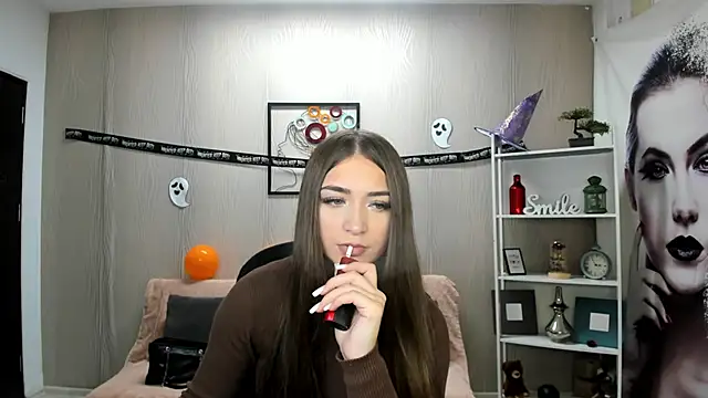 EllaClarke online show from 10/30/25, 11:55