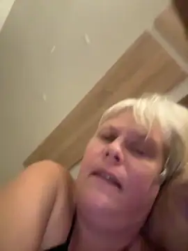 Snapshot of VyC7564 chatting on 11/05/25, 12:10 VyC7564 online show from 11/05/25, 12:10