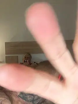 Snapshot of VyC7564 chatting on 11/21/25, 09:41 VyC7564 online show from 11/21/25, 09:41