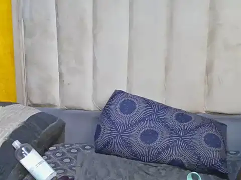 SexyBear012 online show from 10/22/25, 09:20