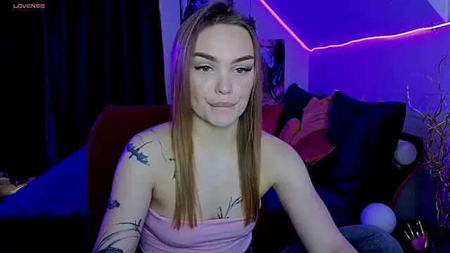 KitsyMoore online show from 11/14/25, 01:21