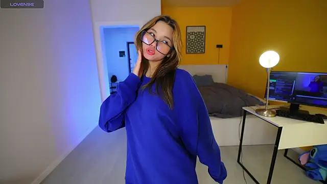 lovekissmes online show from 10/17/25, 02:30