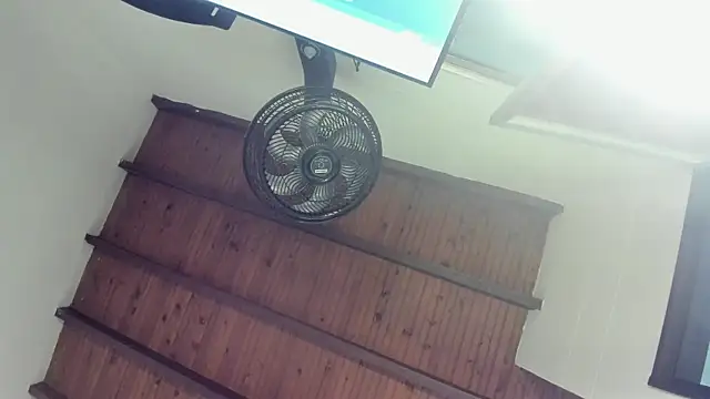 Isabella-Rosssi online show from 10/11/25, 04:22