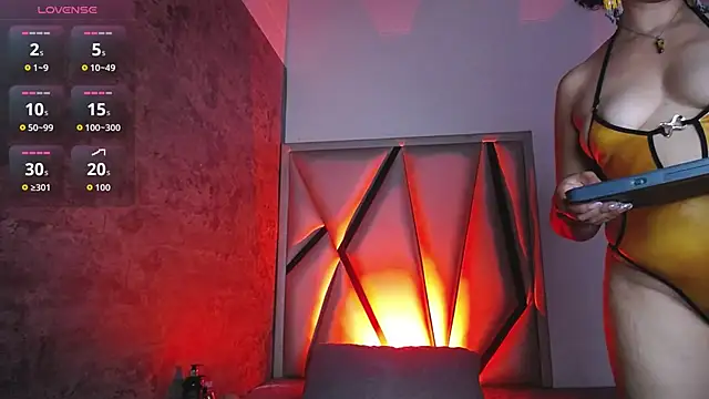 Isabella-Rosssi online show from 11/11/25, 04:34