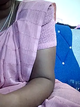 sweetqueen143 online show from 10/03/25, 05:54