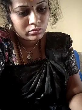 sweetqueen143 online show from 11/11/25, 04:23