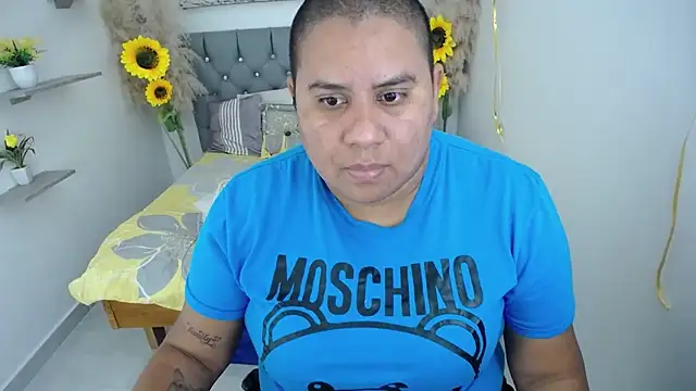 hotlesby valery online show from 10/22/25, 12:38