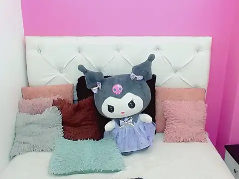 Snapshot of x_daniiela_x chatting on 11/13/25, 08:52 x daniiela x online show from 11/13/25, 08:52