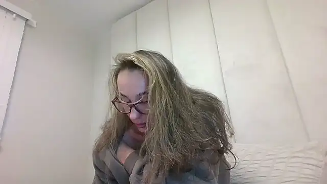 Snapshot of Scotishminx25 chatting on 09/27/25, 05:40 Scotishminx25 online show from 09/27/25, 05:40