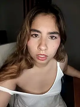Snapshot of sofiabelle chatting on 09/29/25, 12:32 sofiabelle online show from 09/29/25, 12:32