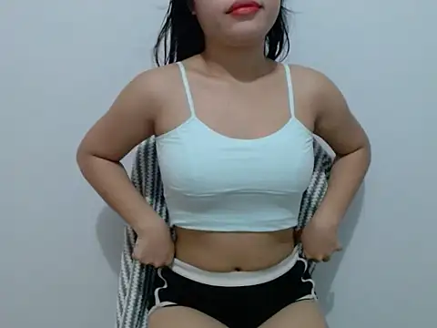 Snapshot of hotty_liana chatting on 10/21/25, 06:58 hotty liana online show from 10/21/25, 06:58