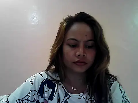 Snapshot of Amarrahlyn chatting on 10/08/25, 08:28 Amarrahlyn online show from 10/08/25, 08:28