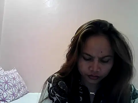 Snapshot of Amarrahlyn chatting on 10/25/25, 09:50 Amarrahlyn online show from 10/25/25, 09:50