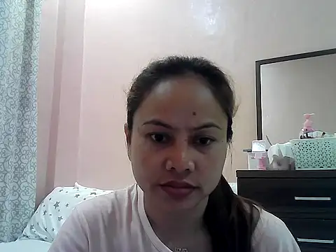 Snapshot of Amarrahlyn chatting on 11/12/25, 09:58 Amarrahlyn online show from 11/12/25, 09:58