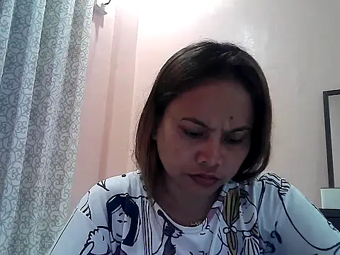 Snapshot of Amarrahlyn chatting on 11/13/25, 09:47 Amarrahlyn online show from 11/13/25, 09:47