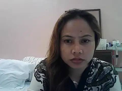 Snapshot of Amarrahlyn chatting on 11/17/25, 09:48 Amarrahlyn online show from 11/17/25, 09:48