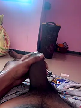 Snapshot of madarasi_chennai chatting on 11/17/25, 05:46 madarasi chennai online show from 11/17/25, 05:46