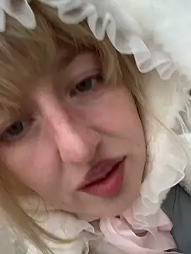 Snapshot of RonnieKiss chatting on 09/30/25, 03:33 RonnieKiss online show from 09/30/25, 03:33