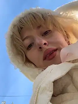 Snapshot of RonnieKiss chatting on 10/01/25, 03:34 RonnieKiss online show from 10/01/25, 03:34