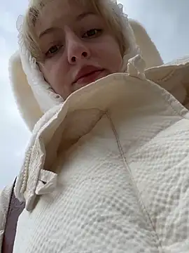 Snapshot of RonnieKiss chatting on 10/03/25, 03:58 RonnieKiss online show from 10/03/25, 03:58