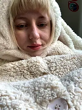 Snapshot of RonnieKiss chatting on 10/18/25, 05:32 RonnieKiss online show from 10/18/25, 05:32