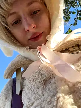 Snapshot of RonnieKiss chatting on 10/20/25, 05:08 RonnieKiss online show from 10/20/25, 05:08