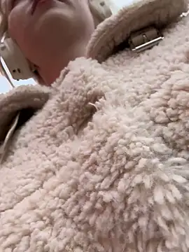 Snapshot of RonnieKiss chatting on 10/27/25, 05:22 RonnieKiss online show from 10/27/25, 05:22