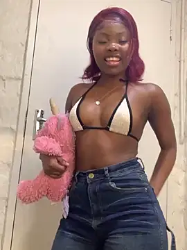 Snapshot of 21shazzy chatting on 09/24/25, 05:22 21shazzy online show from 09/24/25, 05:22