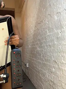 Snapshot of 21shazzy chatting on 10/27/25, 05:39 21shazzy online show from 10/27/25, 05:39