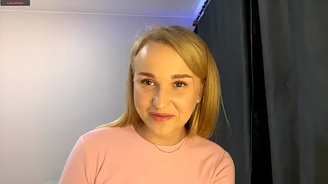 TanekaBoitel online show from 10/03/25, 10:12