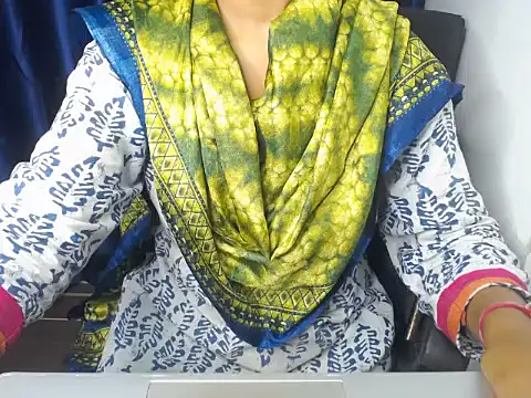 Snapshot of priya_gupta7 chatting on 10/02/25, 01:51 priya gupta7 online show from 10/02/25, 01:51