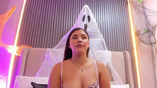 AnyaSosa  online show from 10/30/25, 01:12