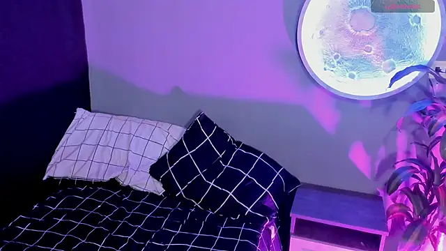 Emmy  Smith online show from 11/23/25, 06:57