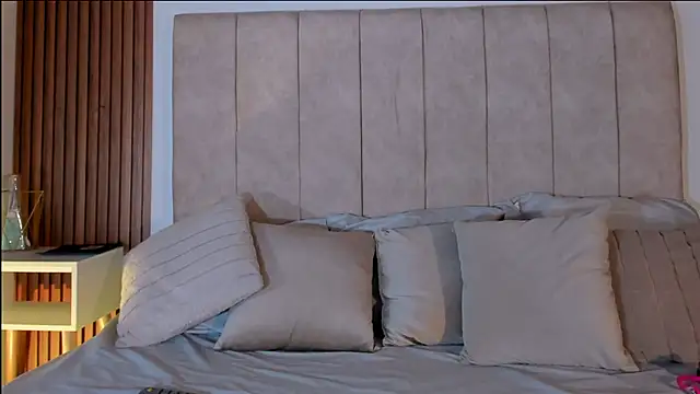 Lauraa saenz11 online show from 11/04/25, 06:18