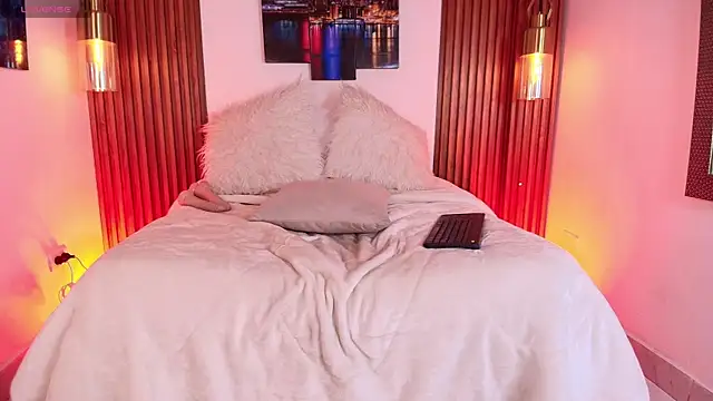 Snapshot of EvaGoddess_ chatting on 11/19/25, 07:36 EvaGoddess online show from 11/19/25, 07:36