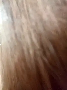 Snapshot of zuzuuLy chatting on 10/21/25, 03:24 zuzuuLy online show from 10/21/25, 03:24