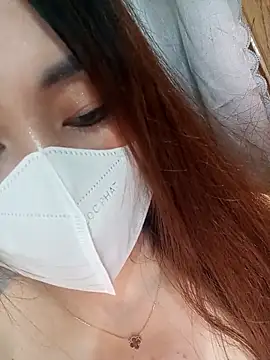 Snapshot of zuzuuLy chatting on 10/25/25, 04:02 zuzuuLy online show from 10/25/25, 04:02