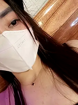 Snapshot of zuzuuLy chatting on 11/04/25, 06:56 zuzuuLy online show from 11/04/25, 06:56