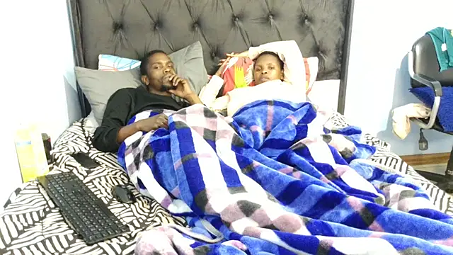 Snapshot of Dandelion_enigman chatting on 11/18/25, 11:47 Dandelion enigman online show from 11/18/25, 11:47