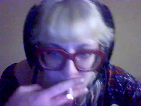 Snapshot of BlondieTami chatting on 09/20/25, 05:52 BlondieTami online show from 09/20/25, 05:52