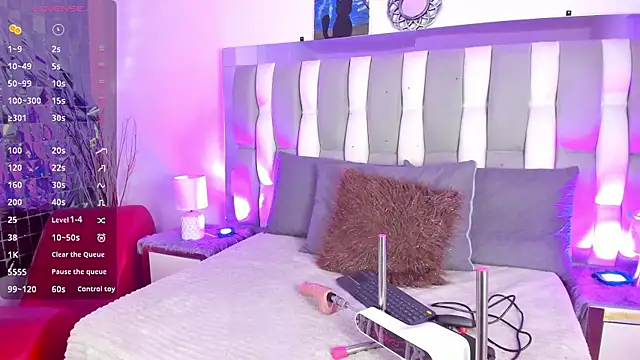 Snapshot of IsaDiiaz chatting on 11/07/25, 04:56 IsaDiiaz online show from 11/07/25, 04:56