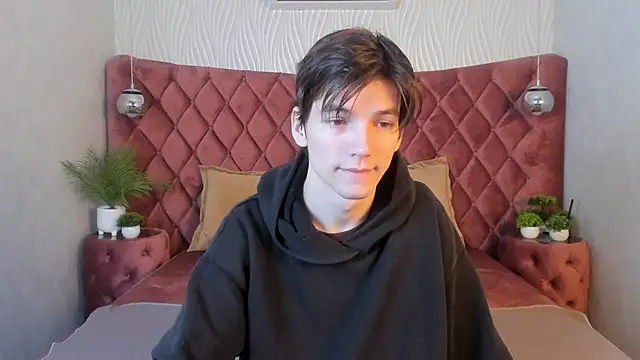 alfred joness online show from 10/29/25, 07:21